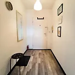 Apartman Schoenes 2-zimmer Mit Balkon Inklusive Pkw Stellplatz