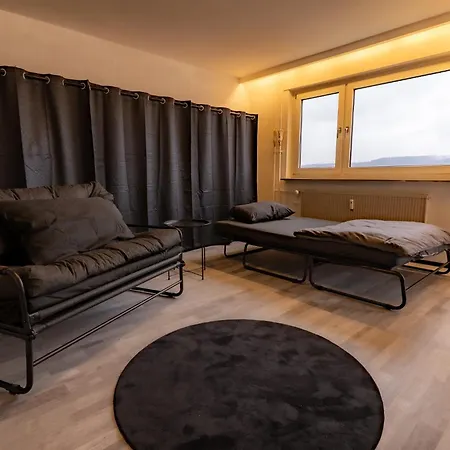 Apartment Schoenes Mit Balkon L Gross L Viel Licht *