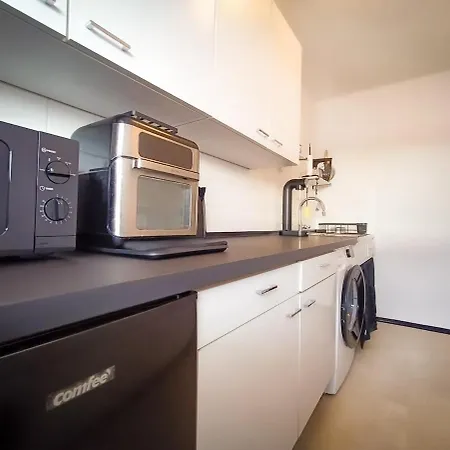 Schoenes 2-zimmer Mit Balkon Inklusive Pkw Stellplatz Apartment Leonberg