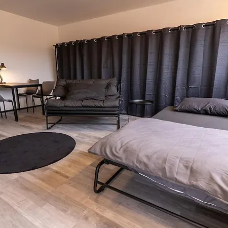 Schoenes Mit Balkon Mit Pkw Stellplatz Leonberg