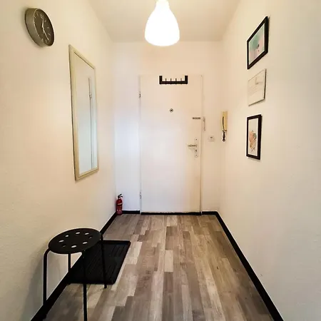 Διαμέρισμα Schoenes 2-zimmer Mit Balkon Inklusive Pkw Stellplatz
