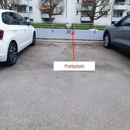 Schoenes 2-zimmer Mit Balkon Inklusive Pkw Stellplatz * 레온베르크